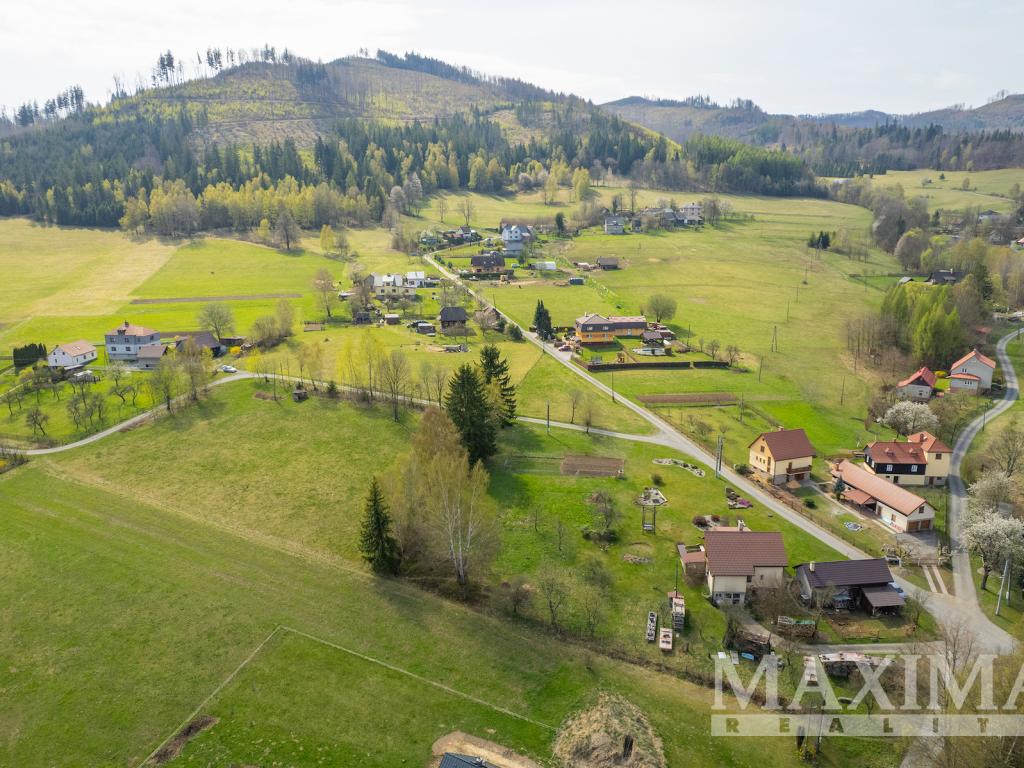 Prodej pozemku 1195 m2