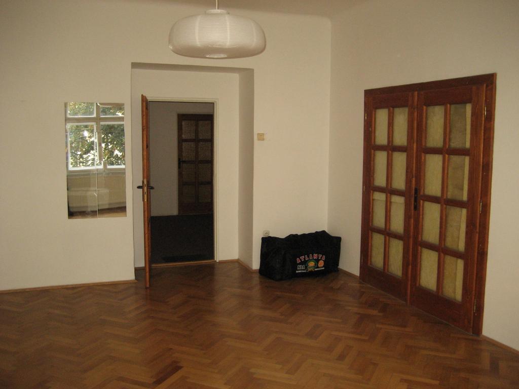 Spolubydleni bytu celý pokoj 110 m2