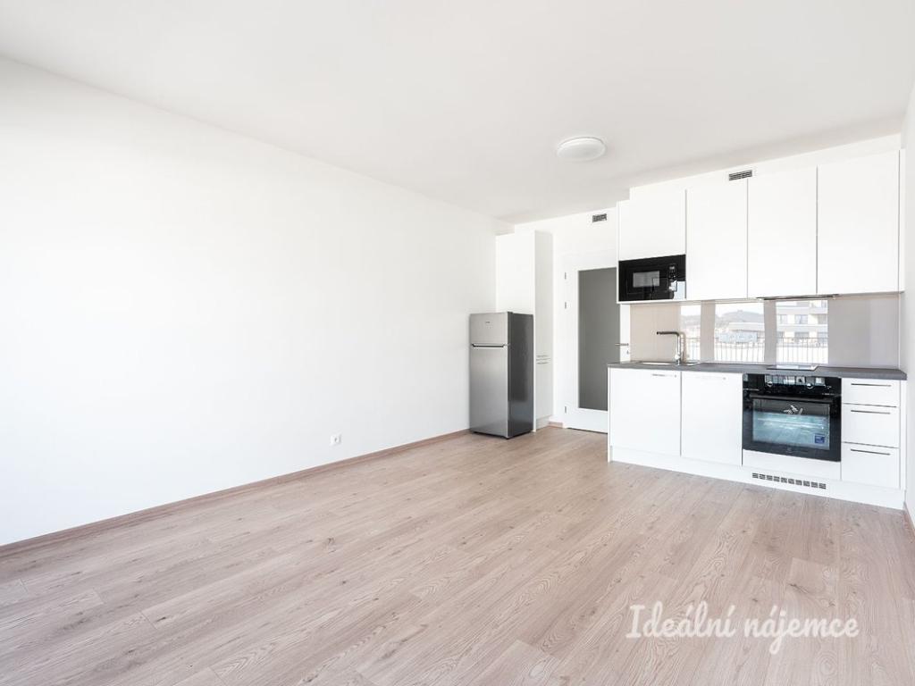 Pronájem bytu 1+kk 32 m2