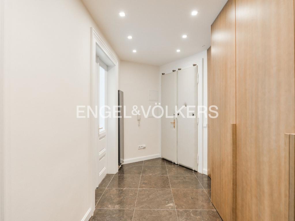 Pronájem bytu 3+kk 93 m2, Praha – náhled fotky 13