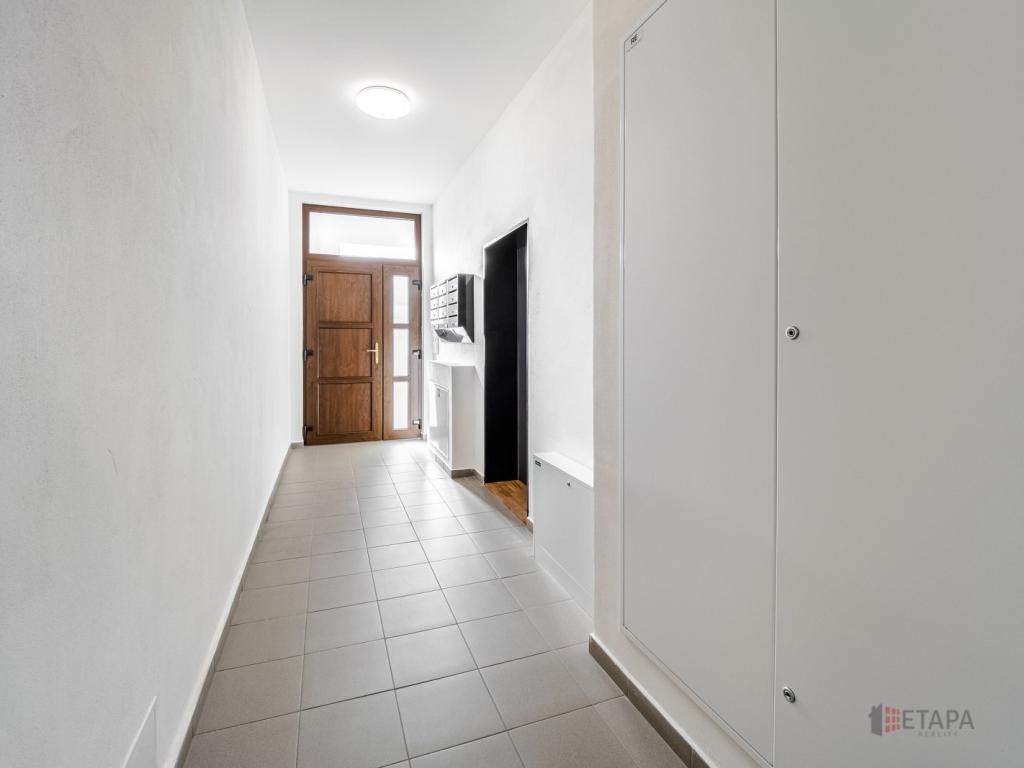 Pronájem bytu 1+kk 34 m2, České Budějovice – náhled fotky 11