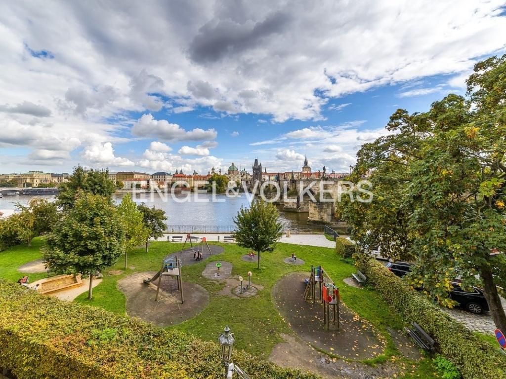 Pronájem bytu 2+kk 72 m2, Praha – náhled fotky 14