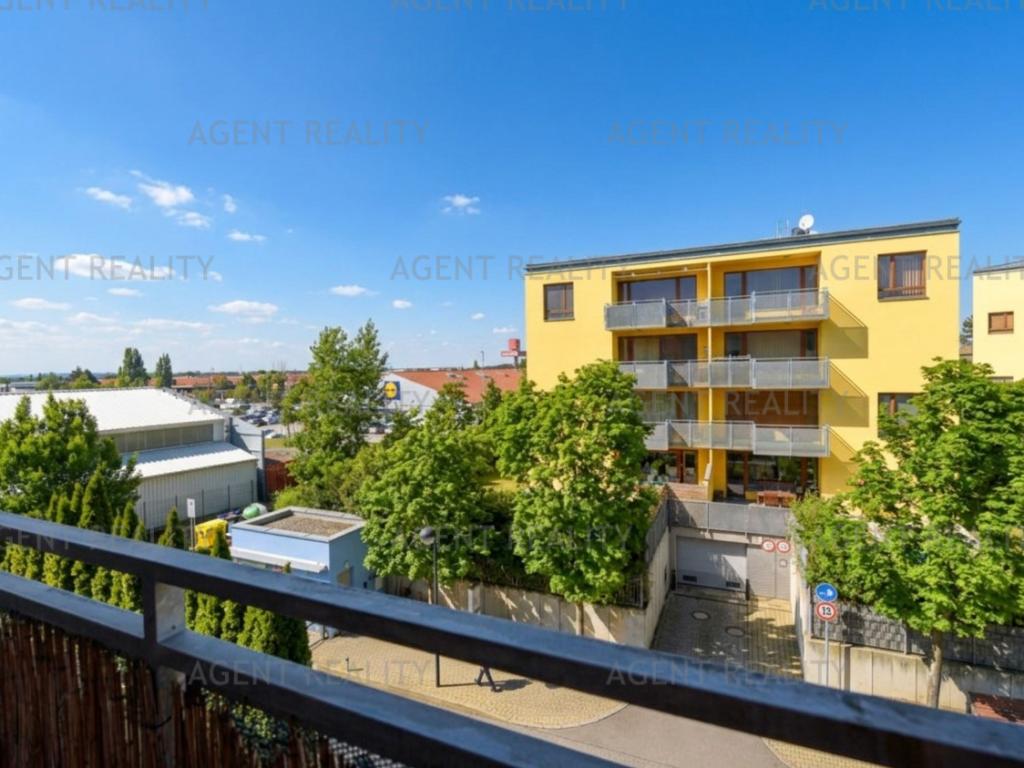 Pronájem bytu 2+kk 51 m2, Praha – náhled fotky 22
