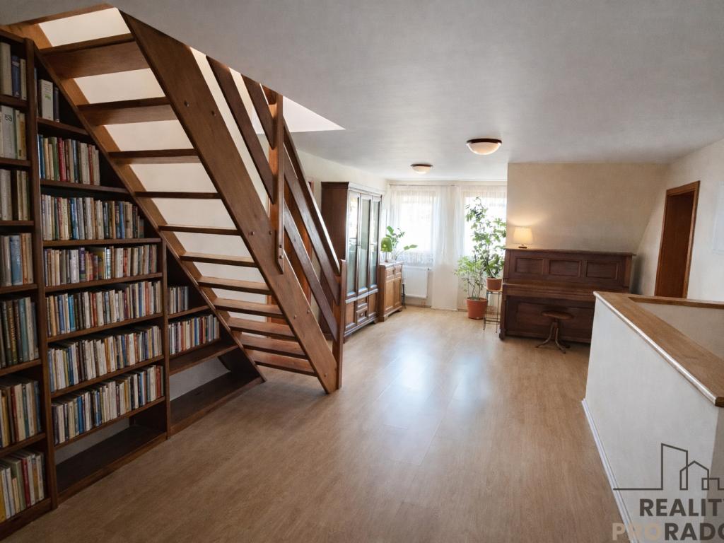Prodej domu 369 m2, Jesenice – náhled fotky 8