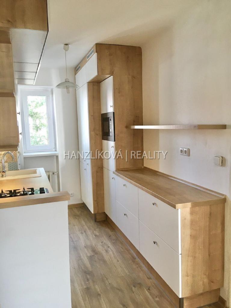 Pronájem 3+1, České Budějovice - B. Smetany,