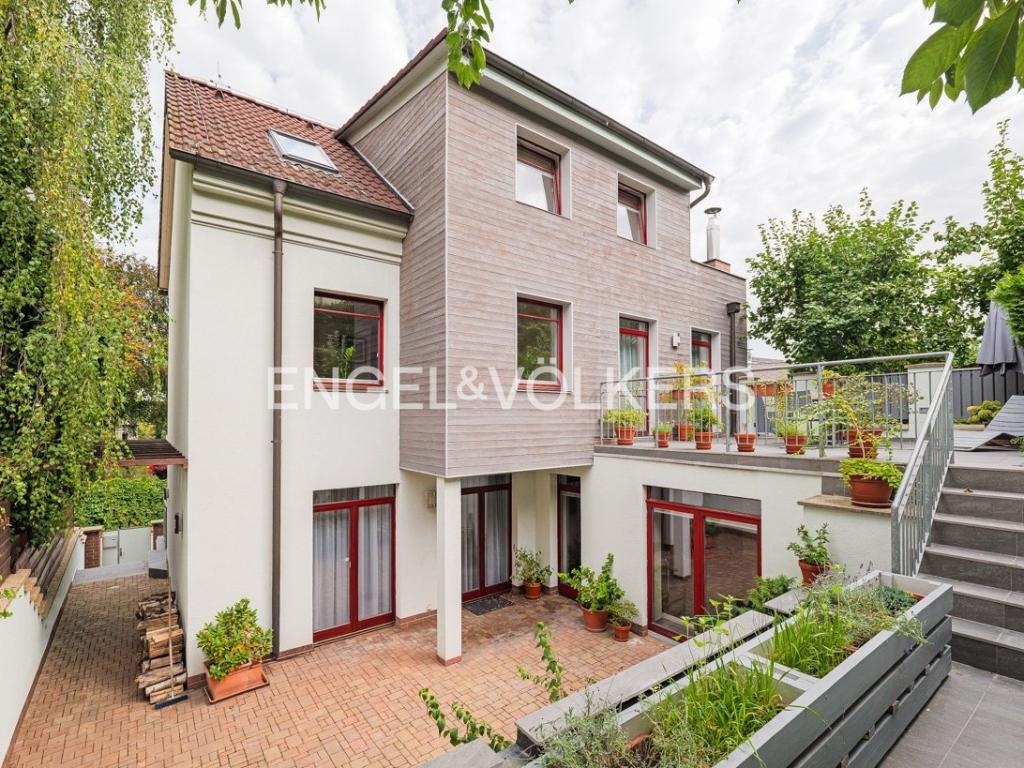 Pronájem domu 351 m2