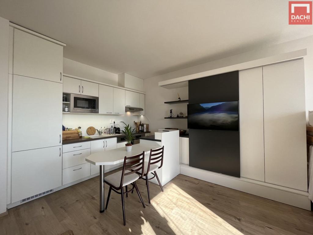 Pronájem bytu 1+kk 42 m2