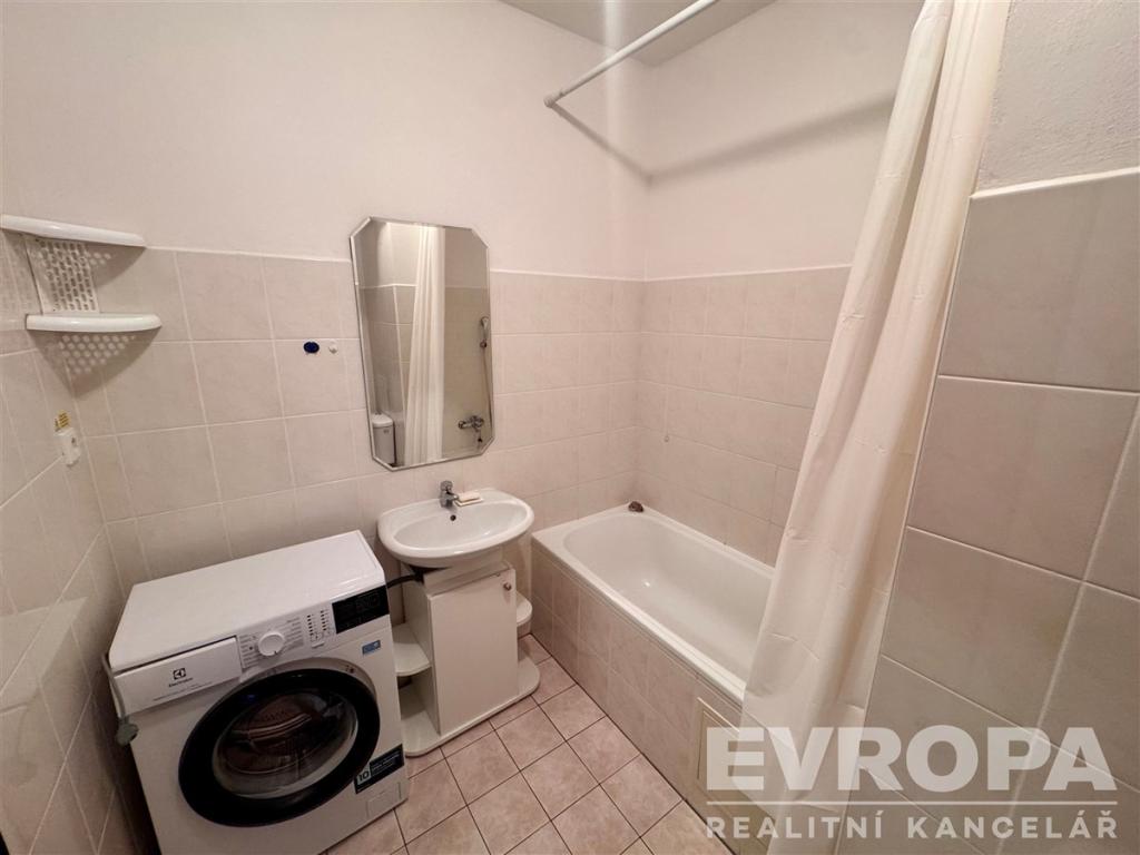 Pronájem bytu 1+kk 37 m2