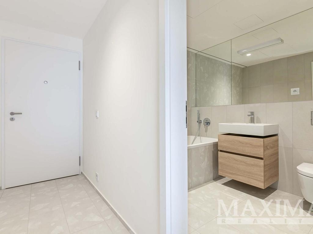 Prodej bytu 1+kk 37 m2, Praha – náhled fotky 16