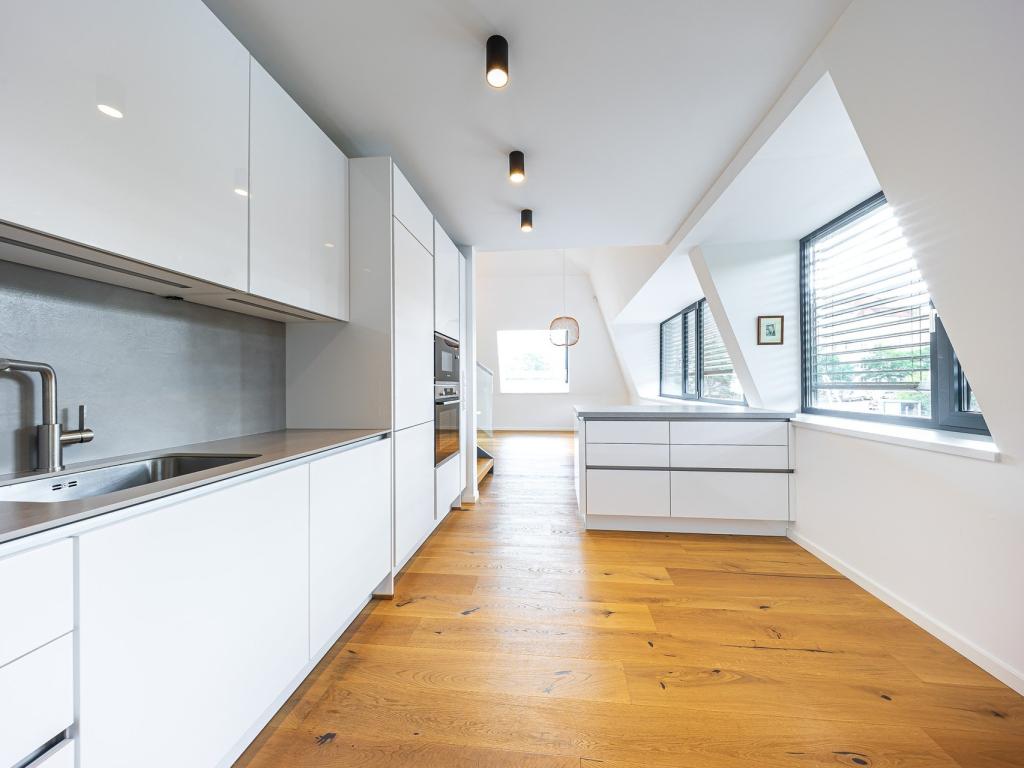 Pronájem bytu 4+kk 151 m2, Praha – náhled fotky 8
