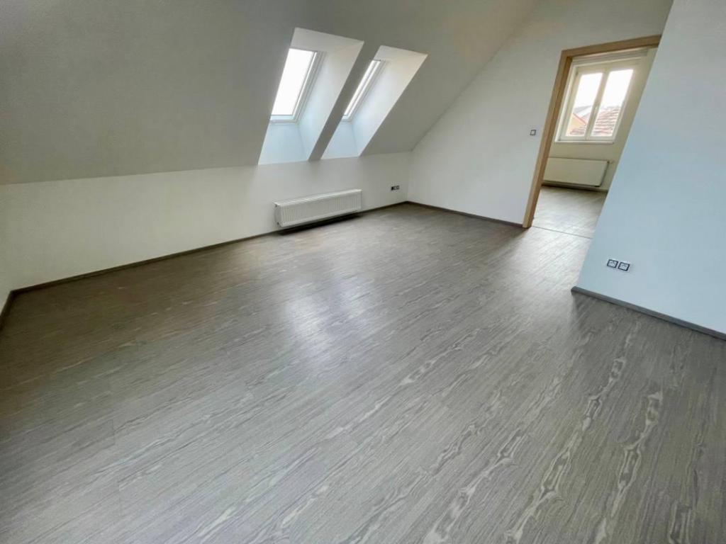 Pronájem bytu 2+kk 49 m2