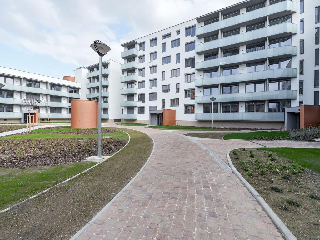 Spolubydleni bytu celý pokoj 65 m2