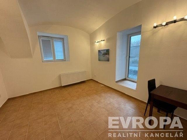 Pronájem bytu 1+kk 27 m2