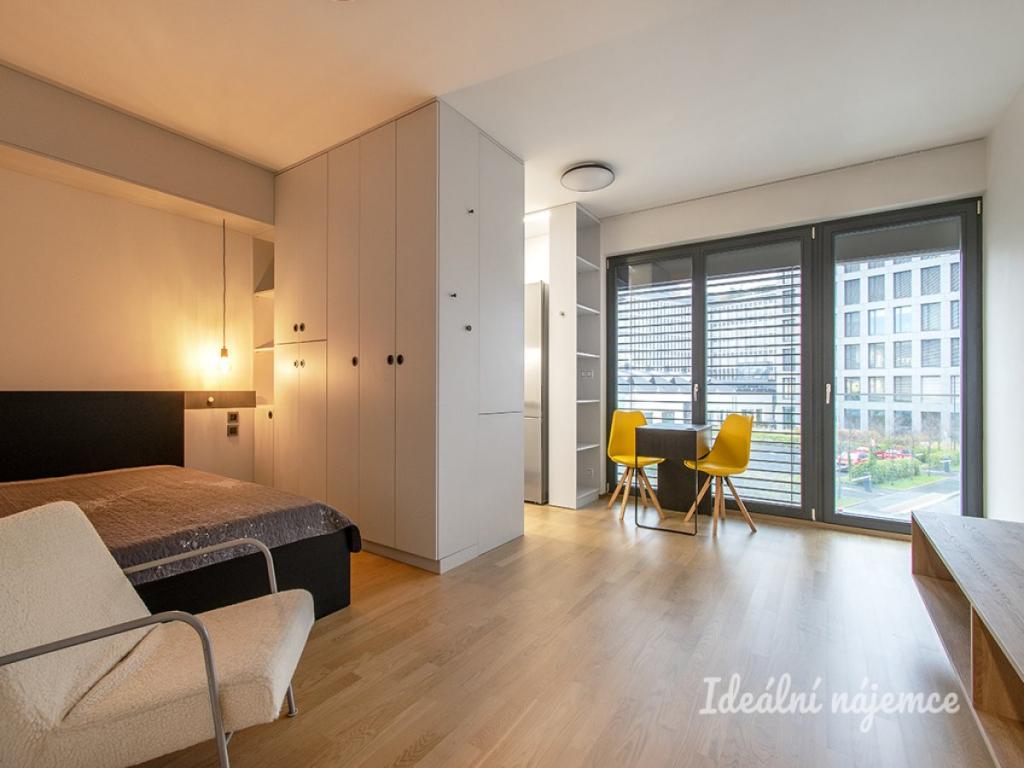 Pronájem bytu 1+kk 35 m2
