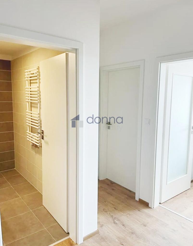 Pronájem bytu 2+kk 44 m2, Praha – náhled fotky 10