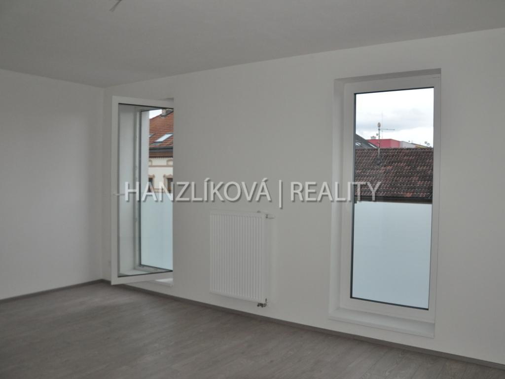 Pronájem bytu 1+kk 35 m2