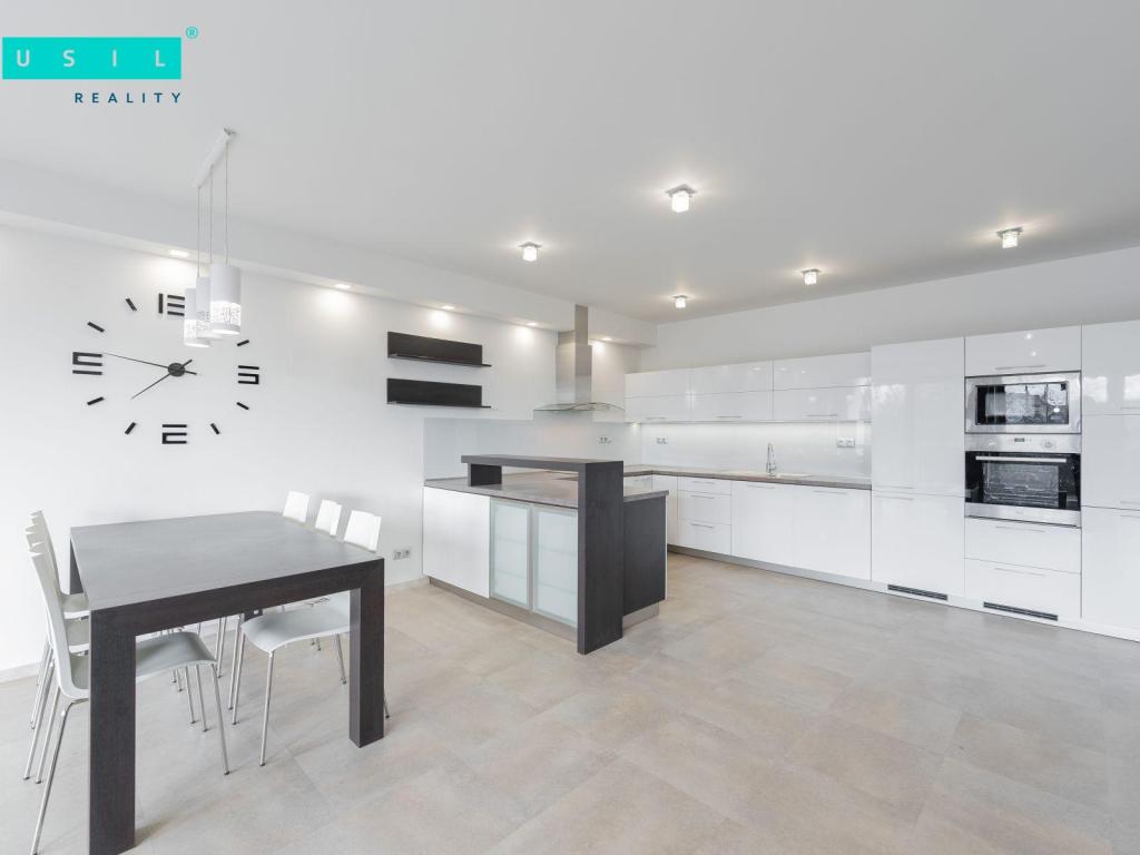 Pronájem bytu 3+kk 112 m2