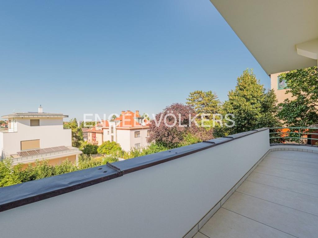 Pronájem bytu 4+1 142 m2, Praha – náhled fotky 13