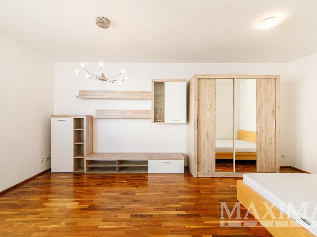 Pronájem bytu 1+kk 40 m2, Praha – náhled fotky 5