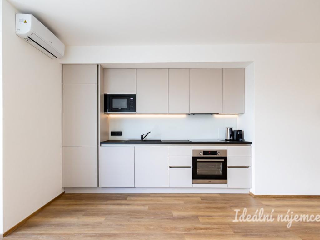Pronájem bytu 2+kk 56 m2, Praha – náhled fotky 2