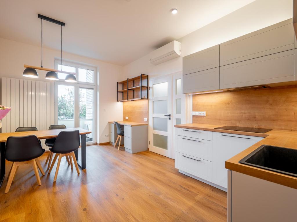 Pronájem bytu 2+1 68 m2