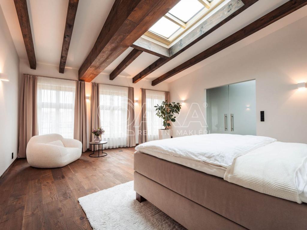 Pronájem bytu 5+kk 335 m2, Praha – náhled fotky 12