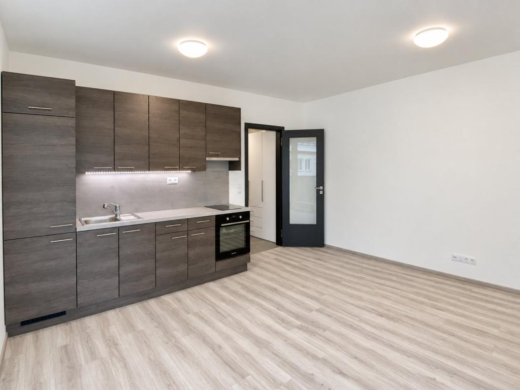 Pronájem bytu 1+kk 33 m2, Praha – náhled fotky 2