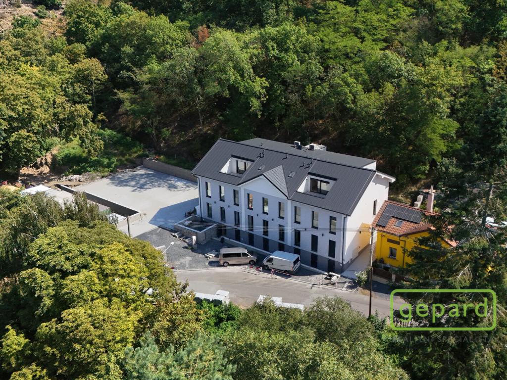 Prodej bytu 3+kk 92 m2, Praha – náhled fotky 21