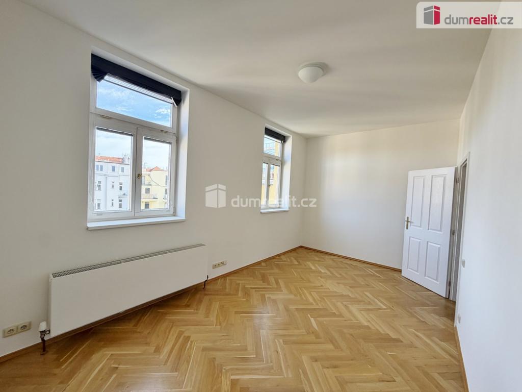 Pronájem bytu 2+kk 84 m2, Praha – náhled fotky 12