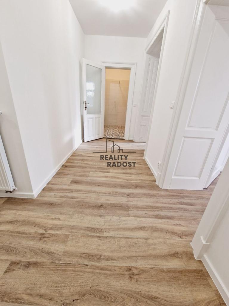 Pronájem bytu 2+kk 69 m² – pohled 6