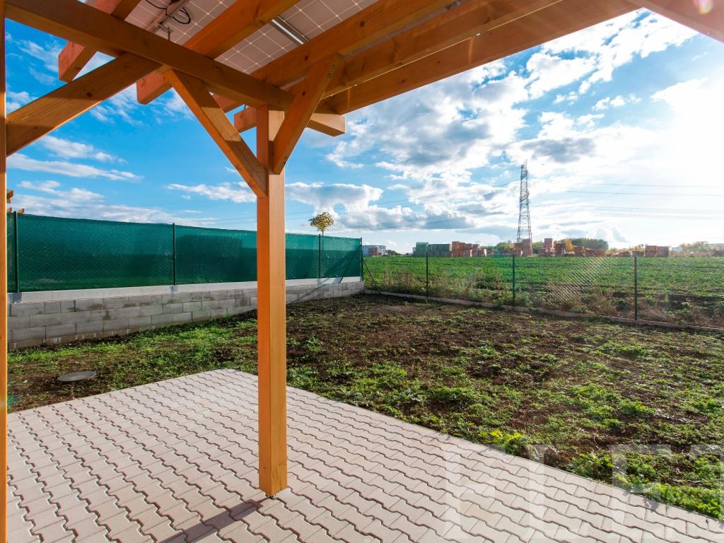 Prodej domu 96 m2, Zlonín – náhled fotky 24