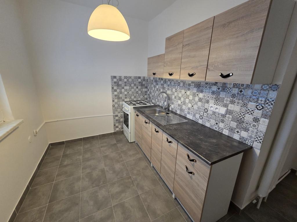 Pronájem bytu 1+1 40 m2