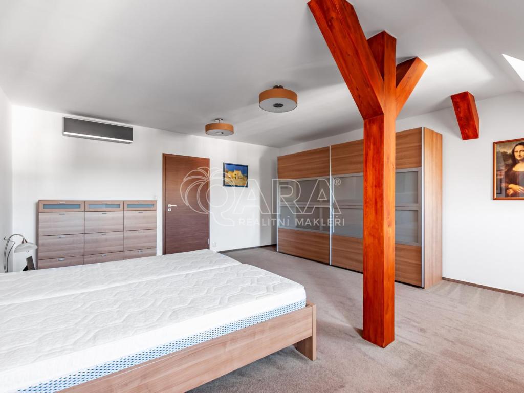 Pronájem bytu 4+kk 230 m2, Beroun – náhled fotky 25