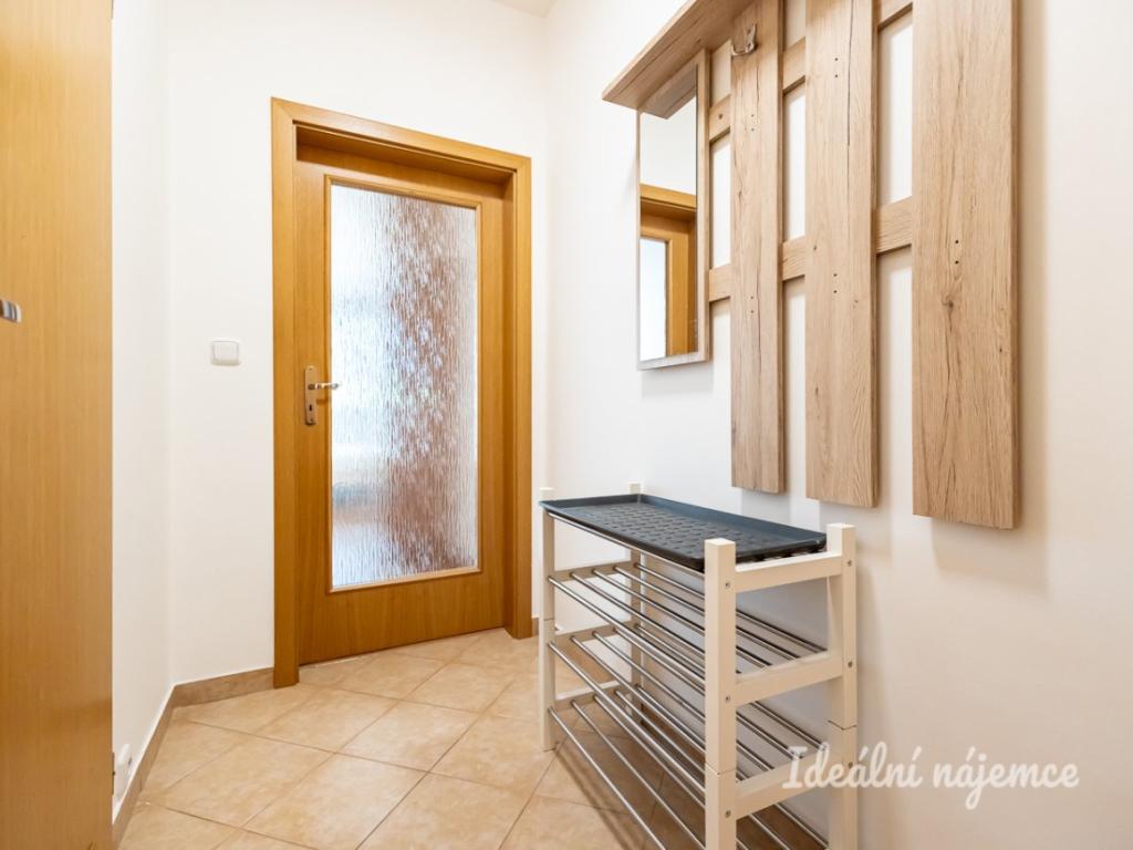 Pronájem bytu 1+kk 28 m2, Praha – náhled fotky 11