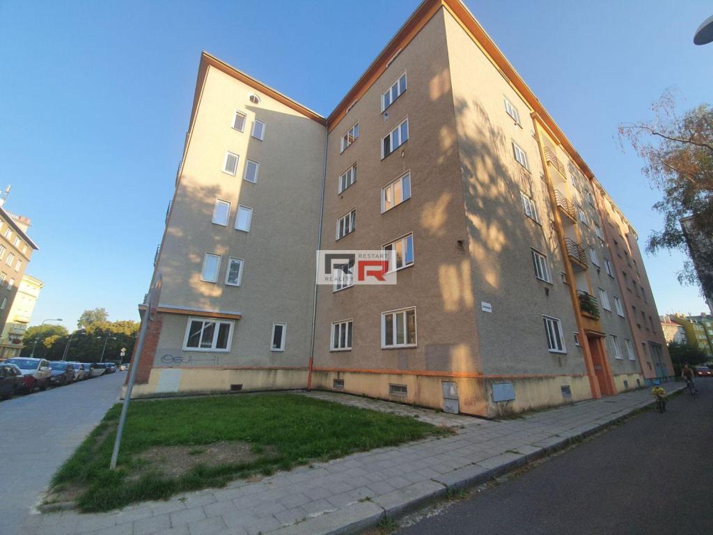 Pronájem bytu 1+1 52 m2