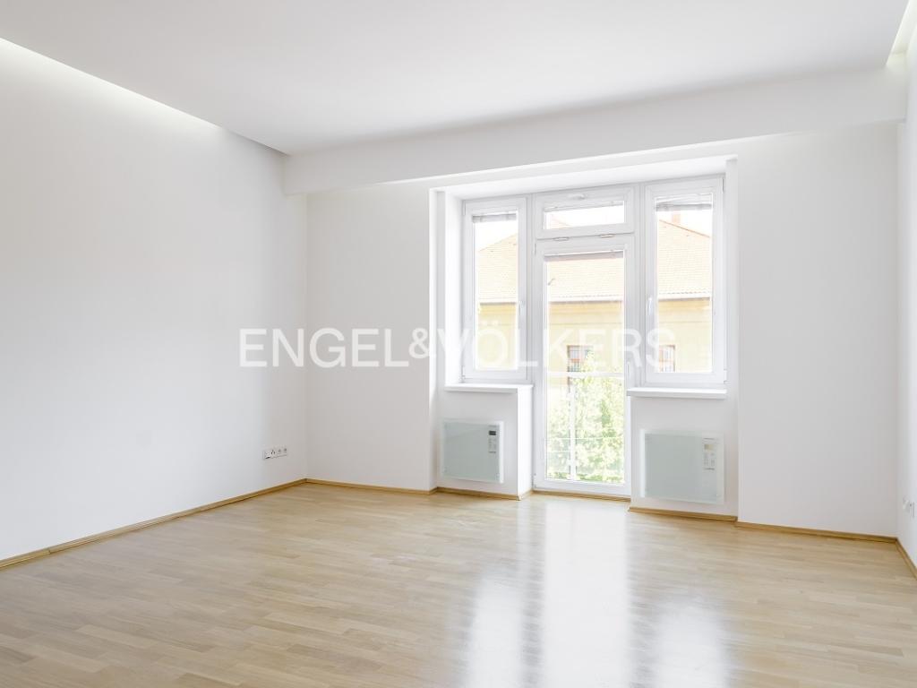Pronájem bytu 1+kk 38 m2