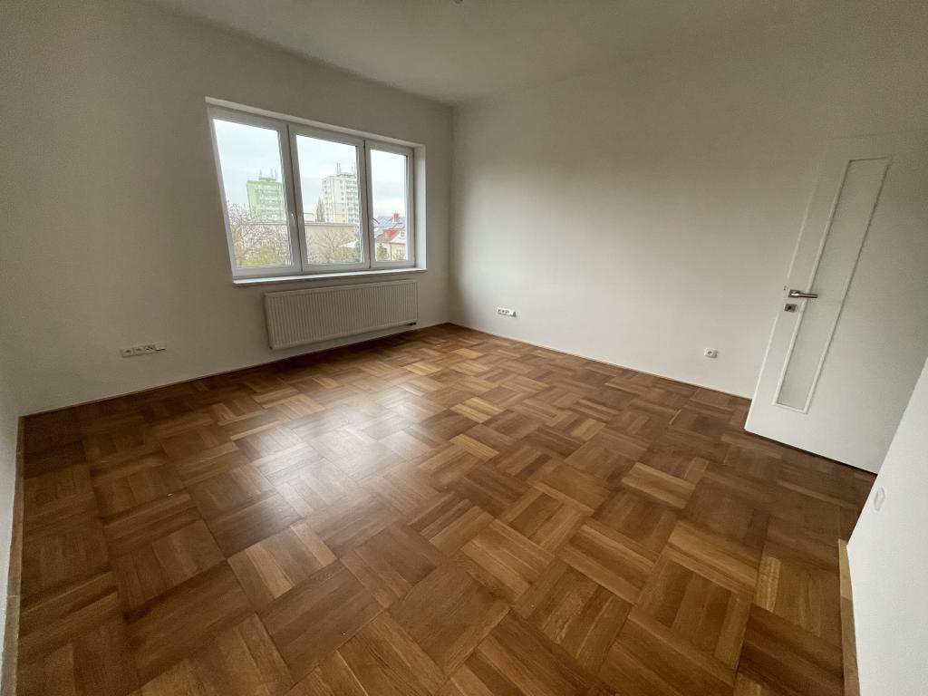 Pronájem bytu 4+kk 105 m2