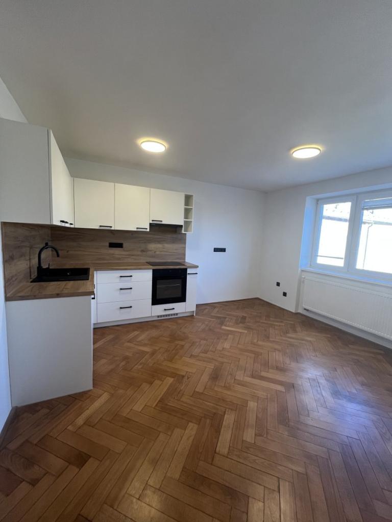 Pronájem bytu 3+kk 64 m2