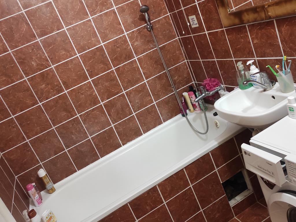 Spolubydleni bytu celý pokoj 12 m2