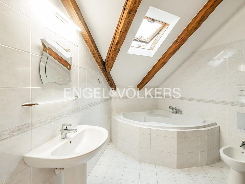 Pronájem bytu 4+kk 221 m2, Praha – náhled fotky 13