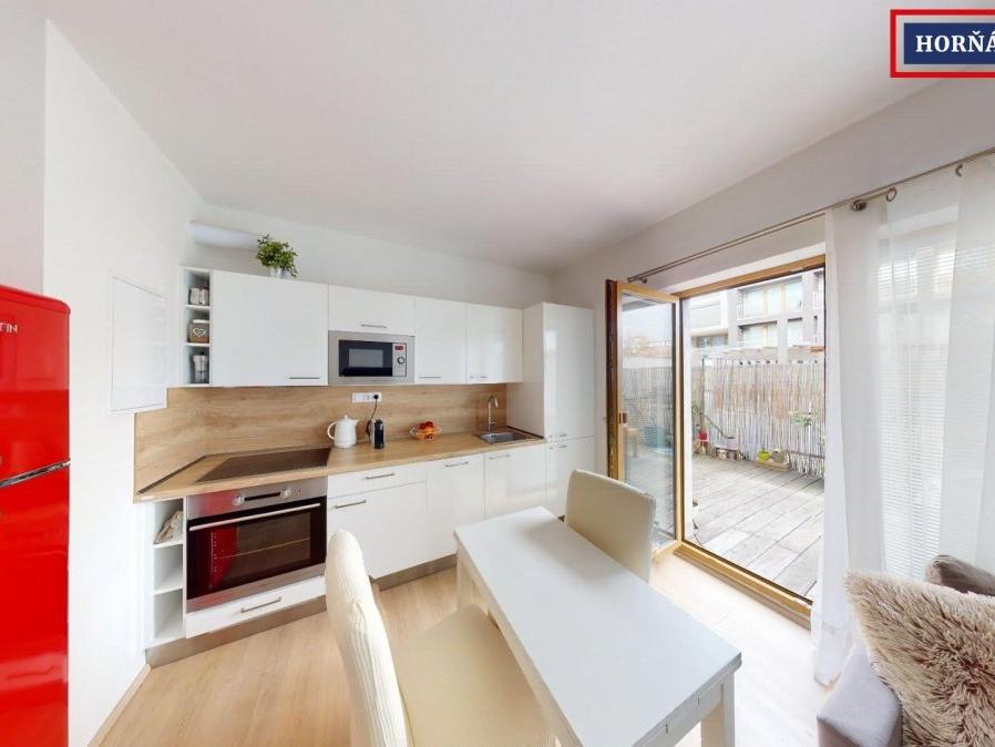 Pronájem bytu 1+kk 35 m2