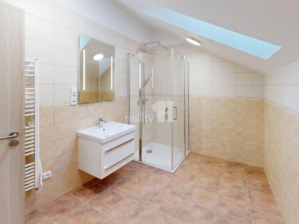 Pronájem bytu 4+kk 136 m2