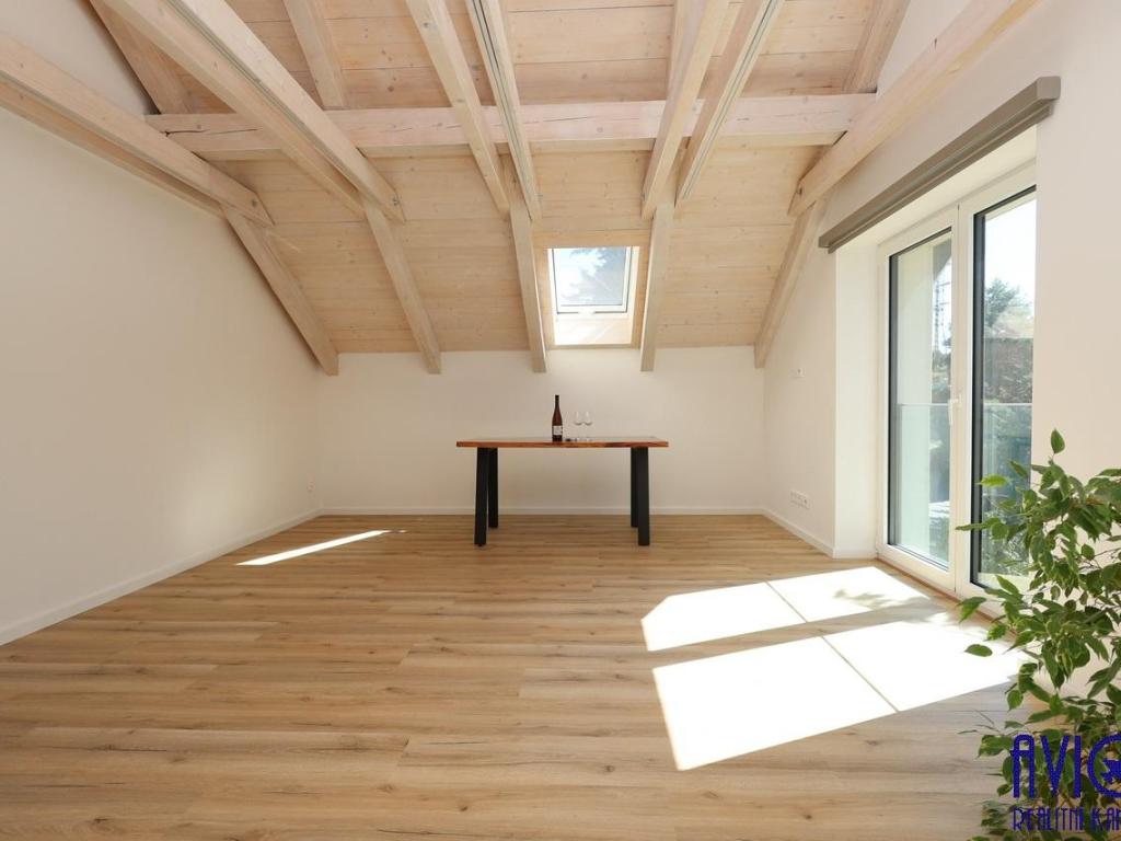 Pronájem bytu 4+kk 105 m2