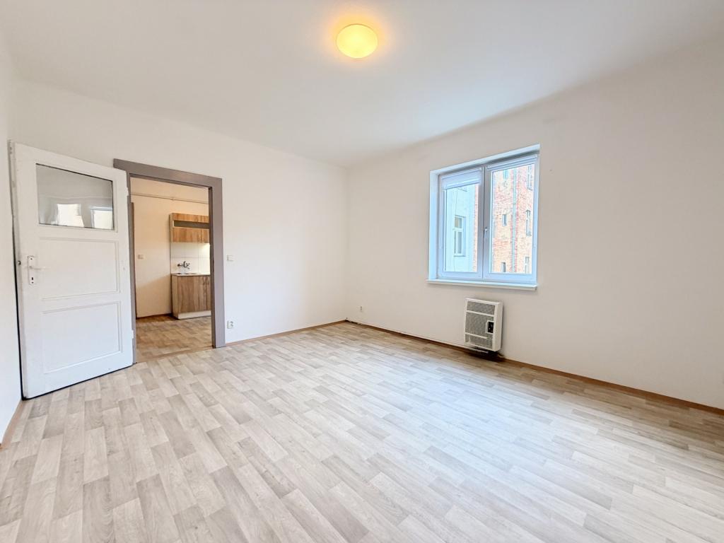 Pronájem bytu 1+1 37 m2
