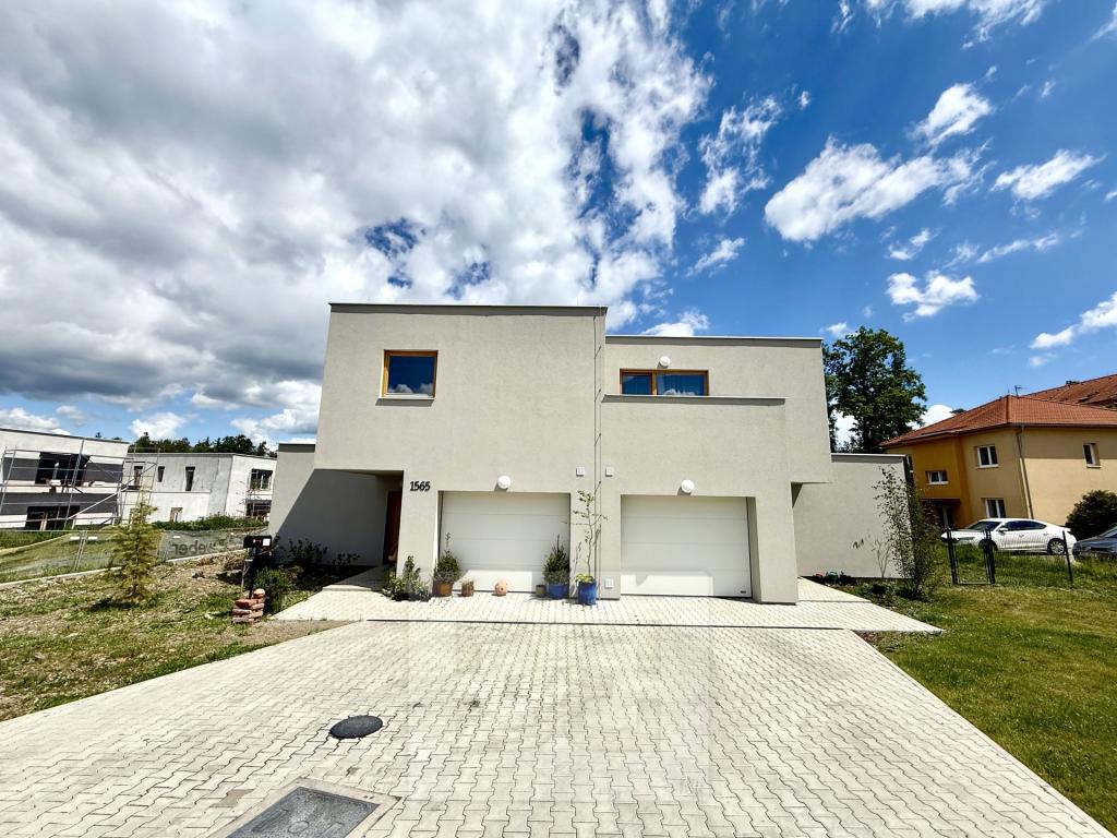 fourRooms, Unhošť - Na Čeperce, 16490000 Kč, 184