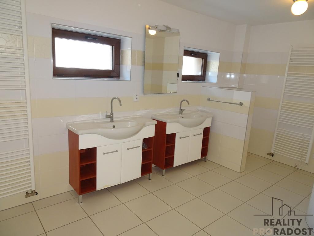 Prodej domu 250 m2, Pardubice – náhled fotky 8