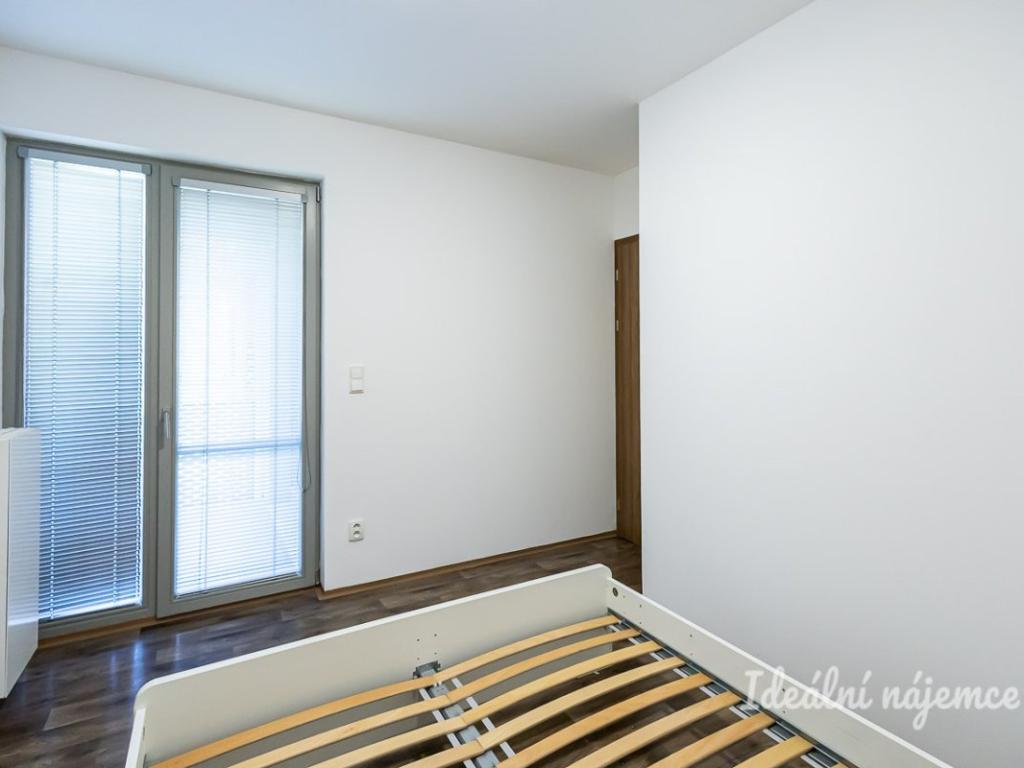 Pronájem bytu 2+kk 44 m2, Praha – náhled fotky 3