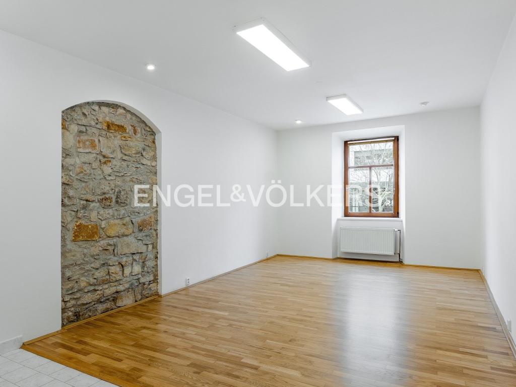 Pronájem bytu 1+kk 35 m2