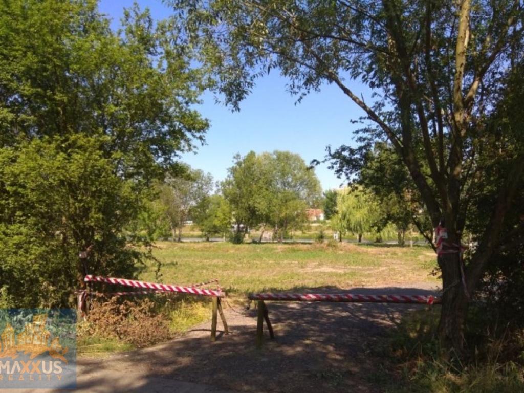 Pronájem pozemku 200 m2