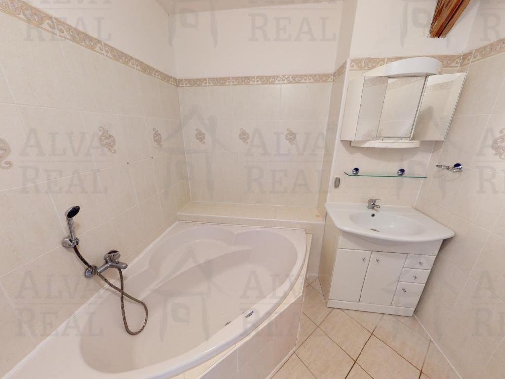 Pronájem bytu 3+kk 90 m2